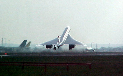 Heathrow - Concorde Touchdown